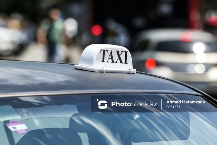 Таксисты требуют манат за каждый километр дороги: жители в безвыходной ситуации