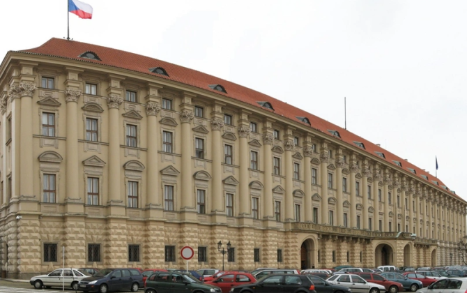 Çexiya XİN vətəndaşlarını Venesuelanı tərk etməyə çağırıb