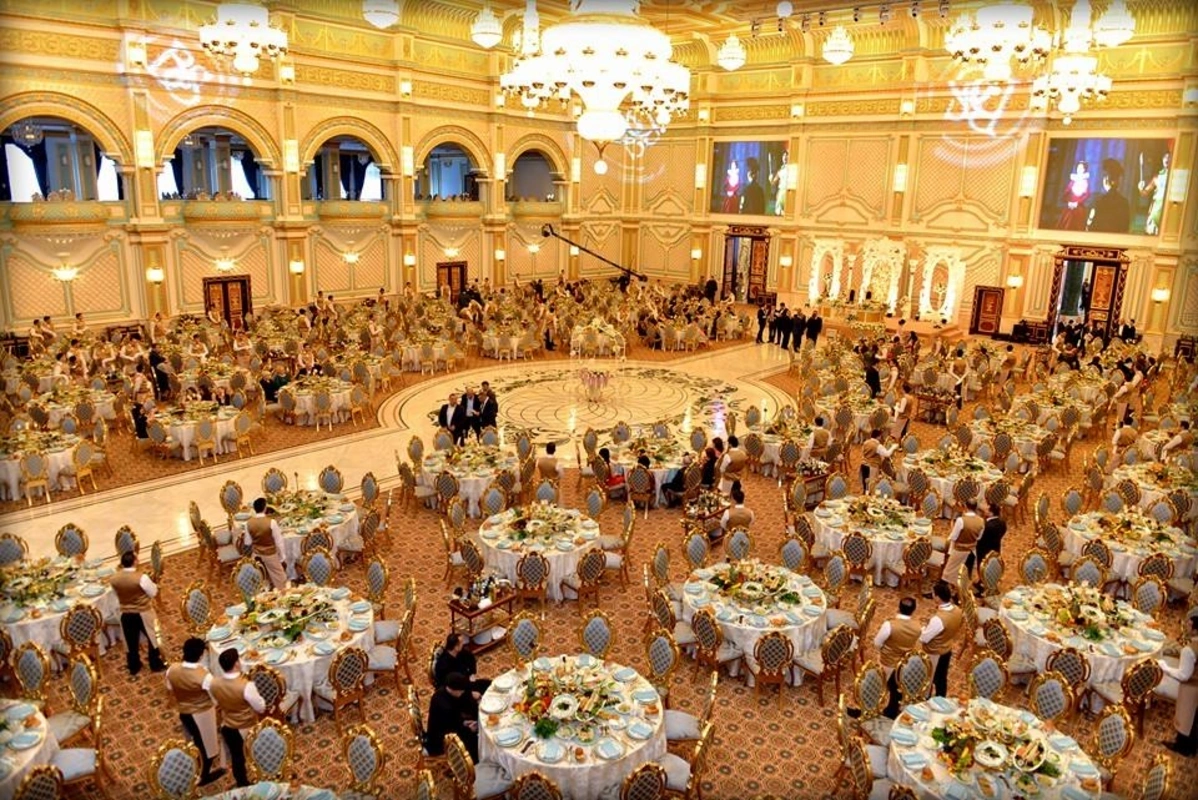 Bakıda şadlıq evində kişi oynadığı yerdə öldü