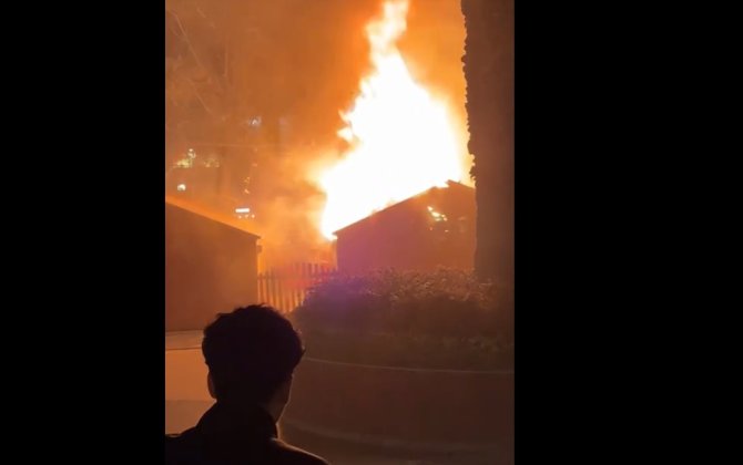 Пожар на ярмарке в центре Баку-ВИДЕО