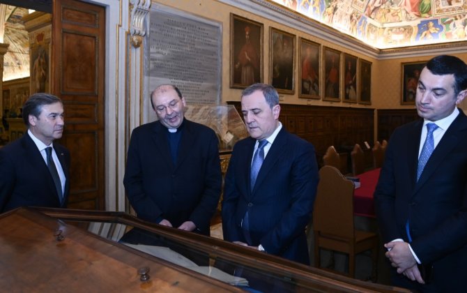 Байрамов восхищён уникальной библиотекой Ватикана-ФОТО