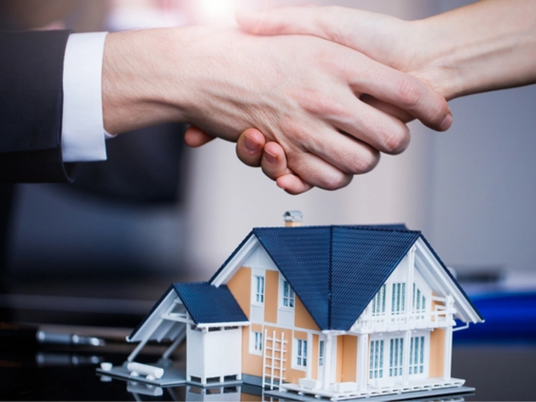 Ev almaq istəyənlərin NƏZƏRİNƏ: 2026-cı ildə mənzil bazarında hansı dəyişikliklər gözlənilir?