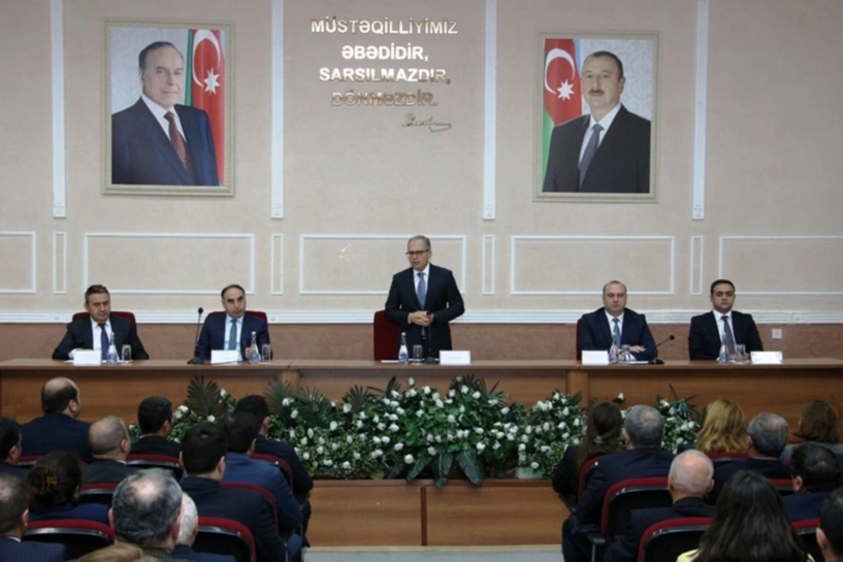 В Баку назначили ответственных за подготовку к зимнему сезону