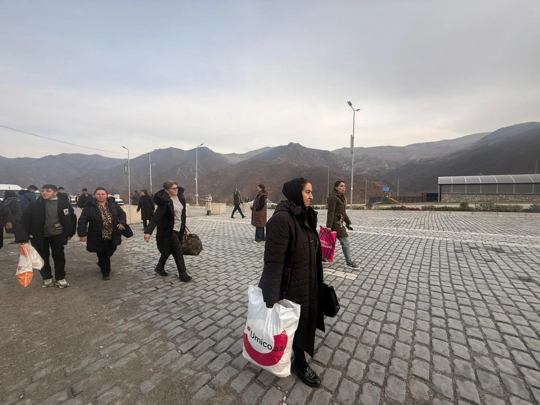 Növbəti köç karvanı Kəlbəcər şəhərinə çatıb - FOTO