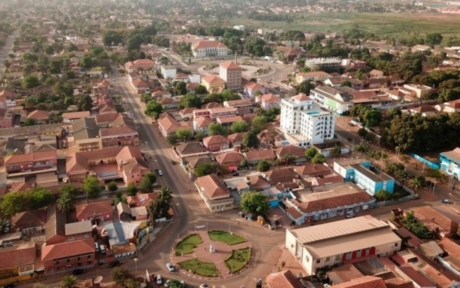 Qvineya-Bisaunun paytaxtında atəş səsləri eşidilib