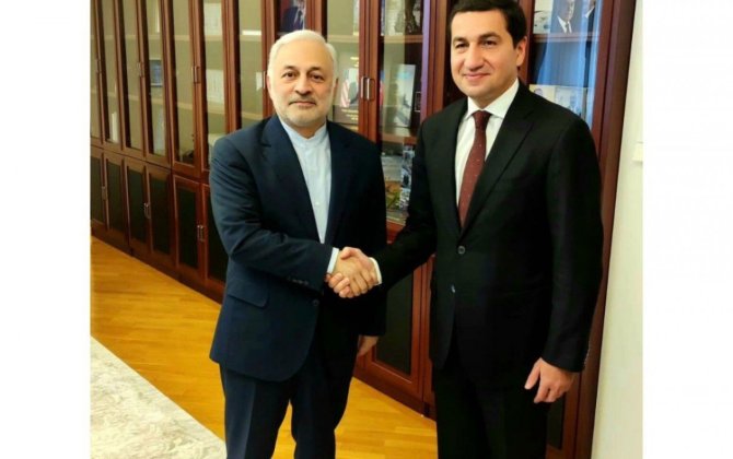 Hikmət Hacıyev Vahid Cəlalzadə ilə görüşdü