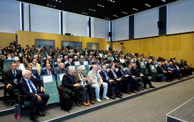 UNEC-də beynəlxalq elmi-praktiki konfrans öz işinə başladı - FOTOLAR