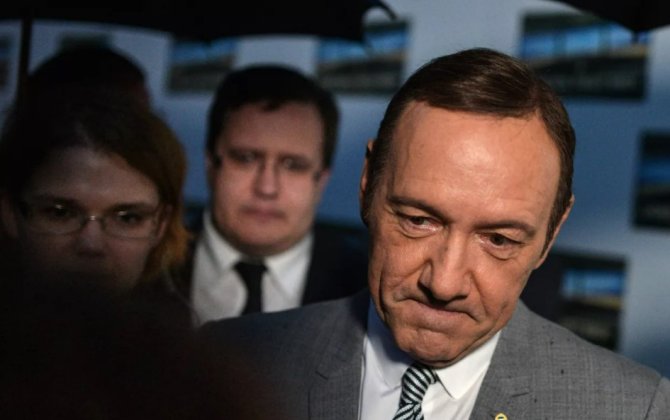 Волна обвинений против Кевина Спейси в сексуальных домогательствах возвращается