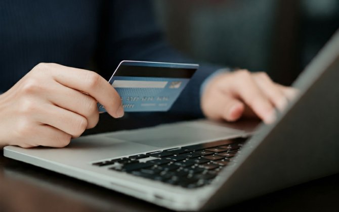 МВД: Задержаны 8 человек за торговлю банковскими картами для онлайн-азартных игр