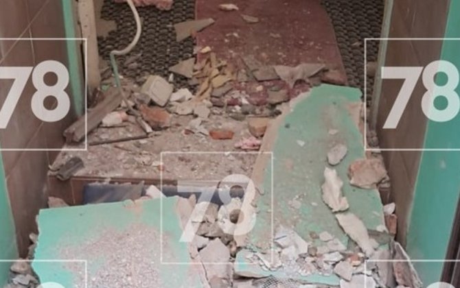 В частной школе в Санкт-Петербурге обрушился потолок