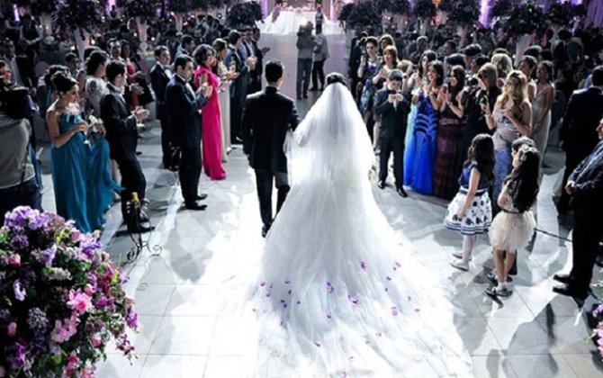 Toyda oynadığı yerdə yıxılıb öldü