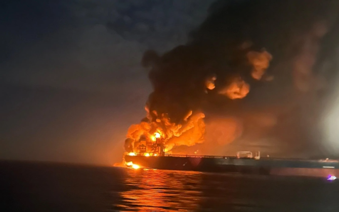 Qara dənizdə daha bir tanker zərbə alıb, 20 nəfər təxliyə edilib