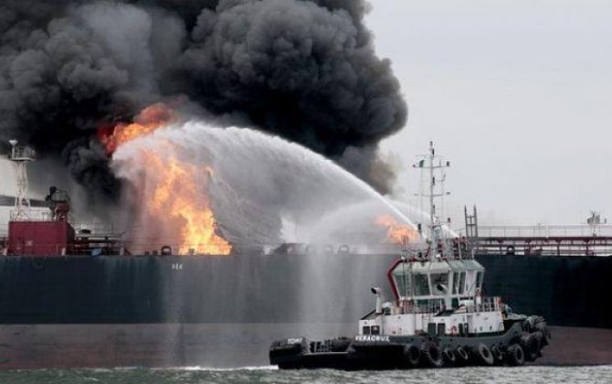В Черном море взорвался танкер