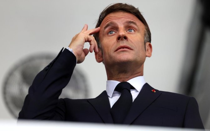 Макрон готовится к информационной гибридной войне с Россией