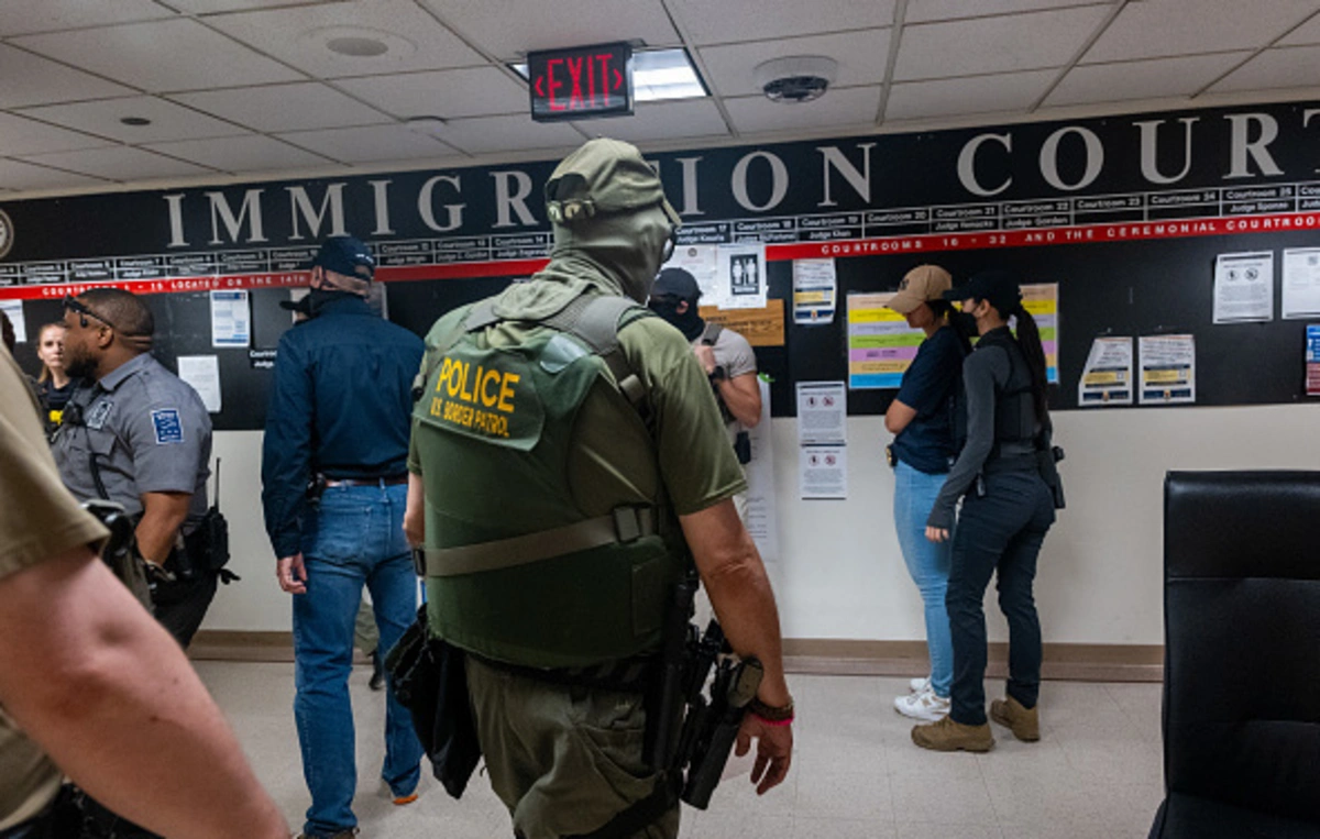 ABŞ əcnəbi vətəndaşlara sığınacağın verilməsi üzrə müraciətlərə baxılmasını dayandırıb