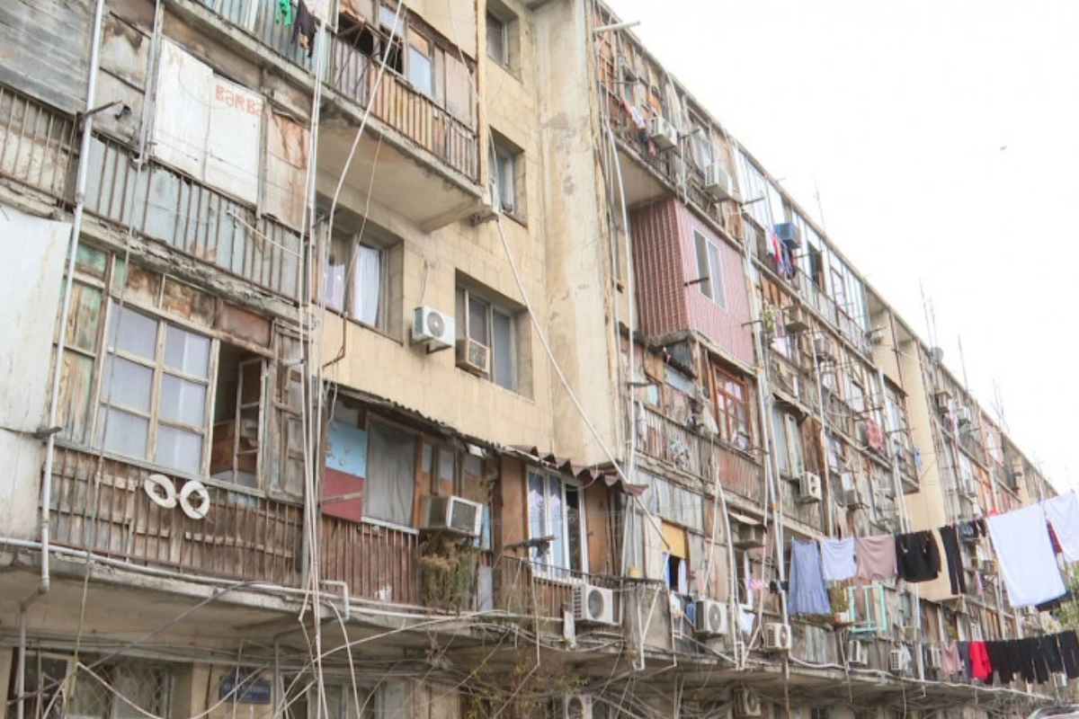 300 nəfərin yaşadığı yataqxana QƏZALI VƏZİYYƏTDƏ - Sakinlərdən ŞİKAYƏT