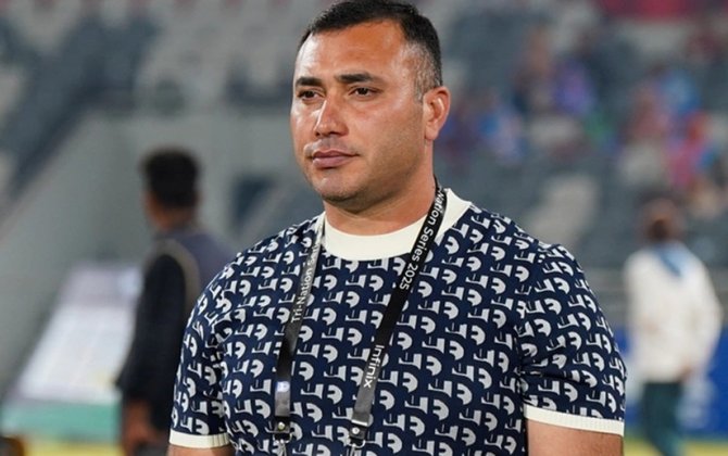 Azərbaycan millisinin baş məşqçisi: 