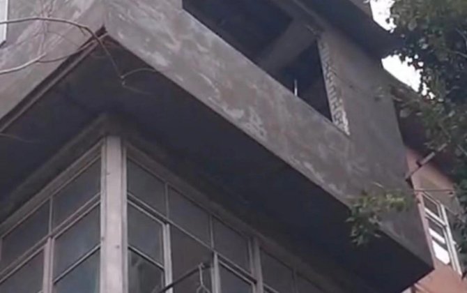 Bakıda yaşayış binasında PARTLAYIŞ: Xəsarət alan var - FOTO/VİDEO