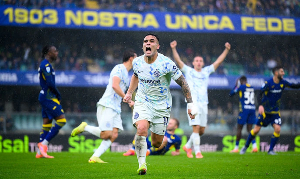 Серия А: дубль Мартинеса принес 