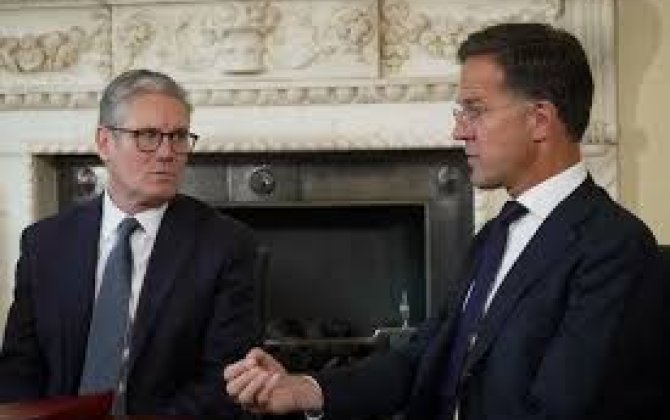 Стармер и Рютте отметили, что мирные переговоры по Украине набрали обороты