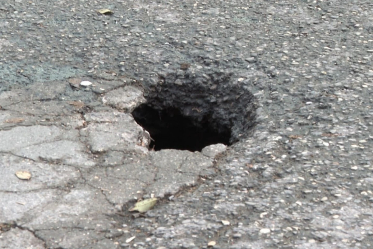 Yasamalda qəza riski: Təhlükə yaradan boru xəttinin kimə məxsus olduğu tapılmır