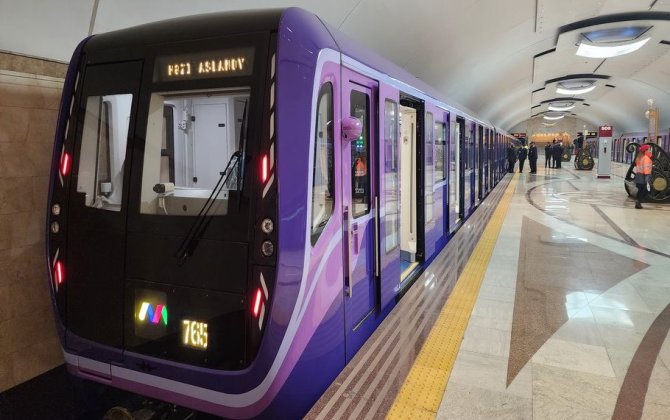 Сегодня утром в метро Баку возникли проблемы с движением поездов