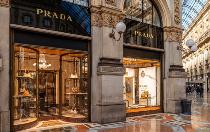 Prada завершила покупку Versace за $1,4 млрд