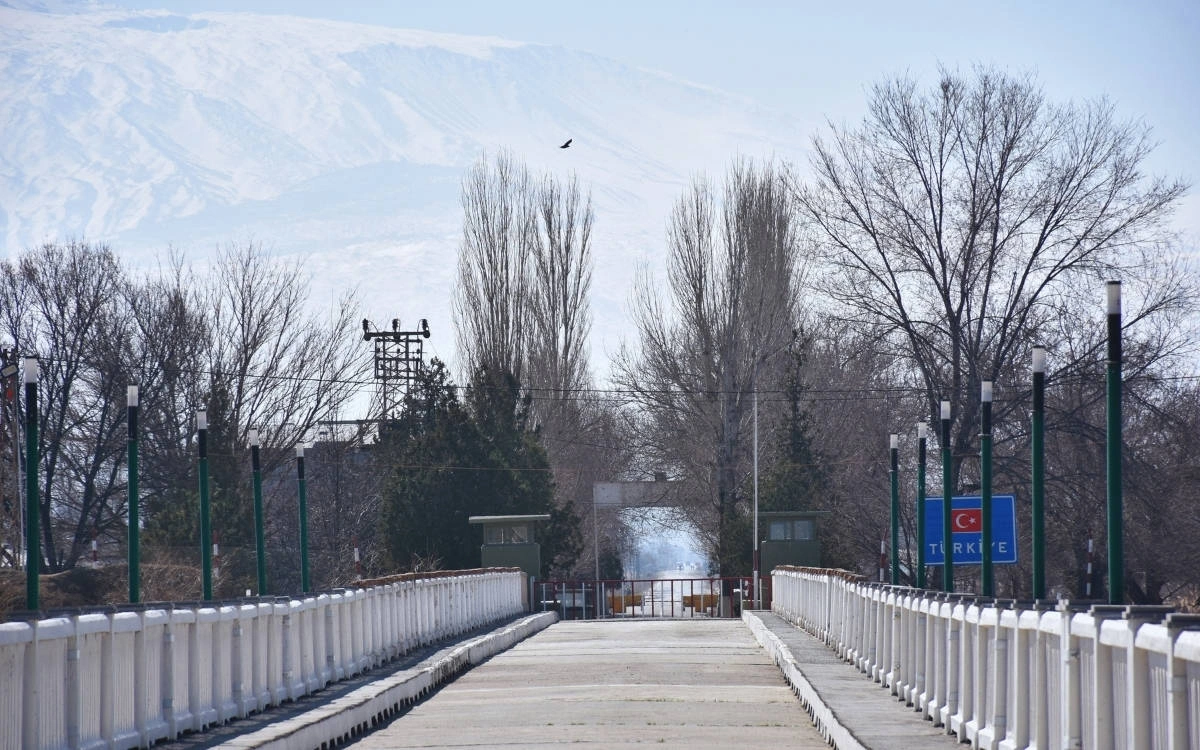 KİV: Türkiyə altı ay ərzində Ermənistanla quru sərhədini aça bilər