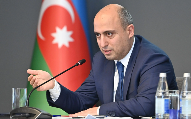 Emin Əmrullayev bunu “görməyə” də, dinməyə də bilərdi, amma etmədi...