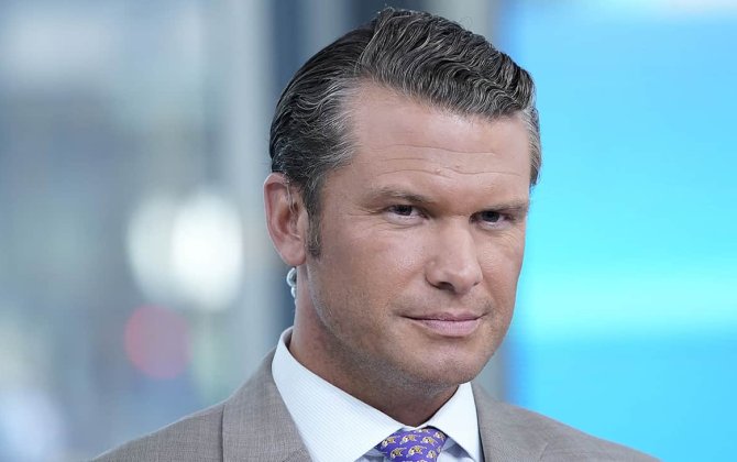 Хегсет под огнём, его заподозрили в военном преступлении