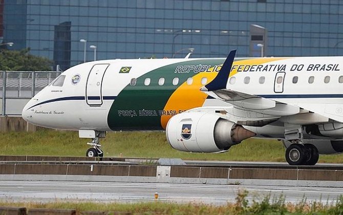 В Бразилии загорелся самолет с пассажирами - Видео