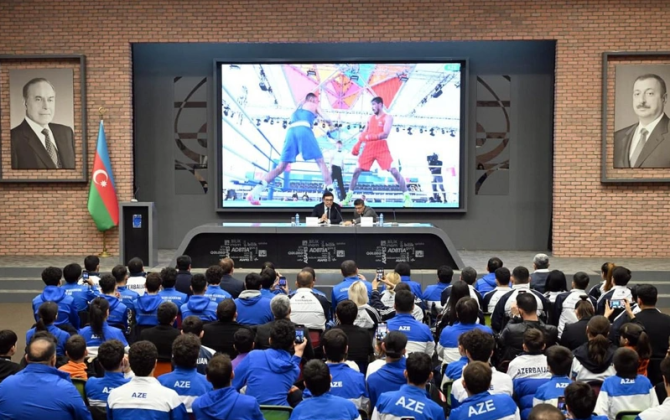 Nazir beynəlxalq yarışlarda yüksək nəticələr əldə etmiş idmançılarla görüşüb