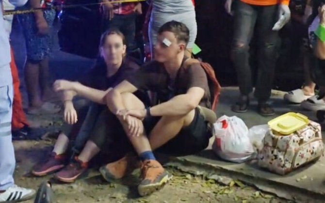 В Таиланде локомотив протаранил пассажирский состав с туристами