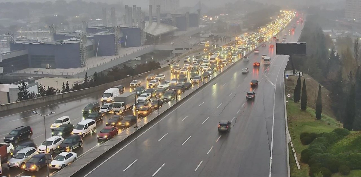 Paytaxtın sıxlıq müşahidə olunan küçələri