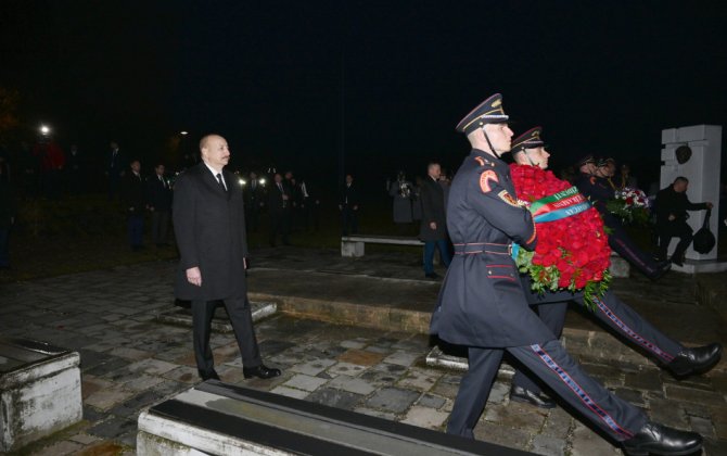 Azərbaycan və Slovakiya prezidentləri Bratislavada “Azadlıq Qapısı” abidəsini ziyarət ediblər - FOTO
