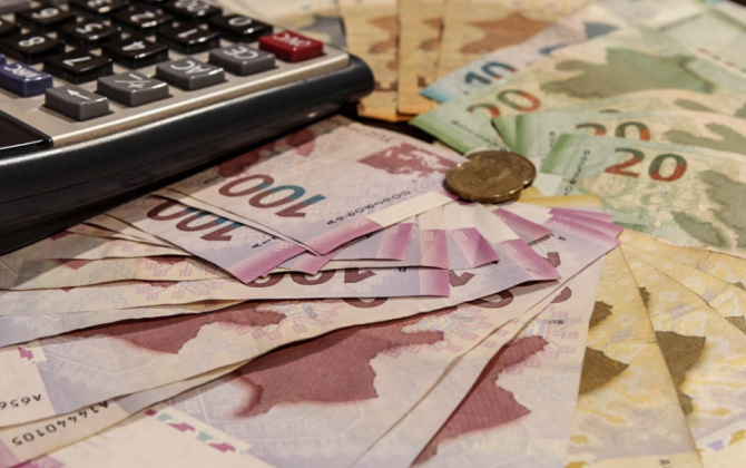 Yaşayış minimumu niyə minimum əmək haqqından aşağı müəyyən edilir? - İqtisadçılardan açıqlama