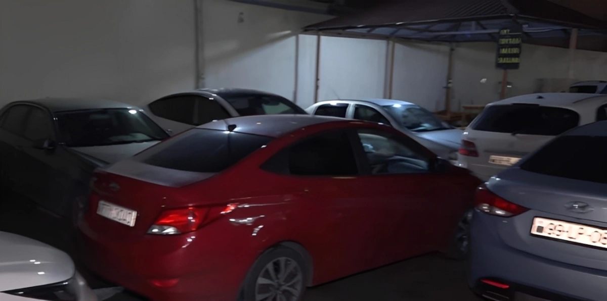 Bir binada həm parkinq, həm də çıxarış PROBLEMİ - Yasamal sakinlərindən ŞİKAYƏT