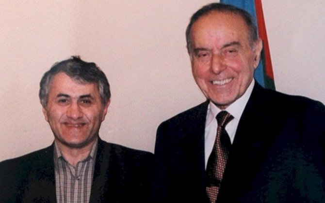 “Heydər Əliyev yanımda Ramiz Mehdiyevə zəng edib dedi ki...” – Prezidentin fotoqrafı