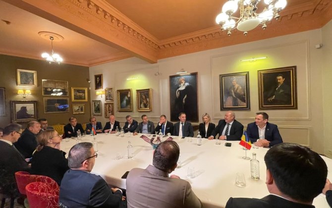 Ümummilli liderin xatirəsi Buxarestdə yad edildi - FOTOLAR