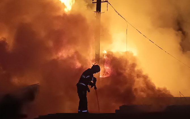 Peterburqda Pravoberejnıy bazarında yanğın baş verib