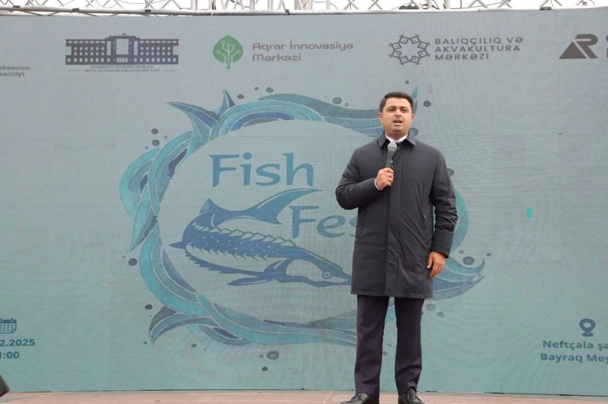 Глава ИВ высказался о стоимости своего плаща, который в соцсетях оценили в 26 000 манатов