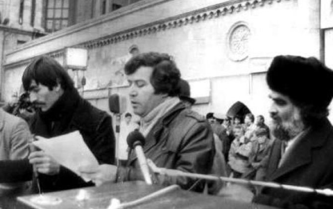 Sabir Rüstəmxanlı Nemət Pənahlı ilə harada və necə tanış olub?..- ARXİV MATERİALLARI