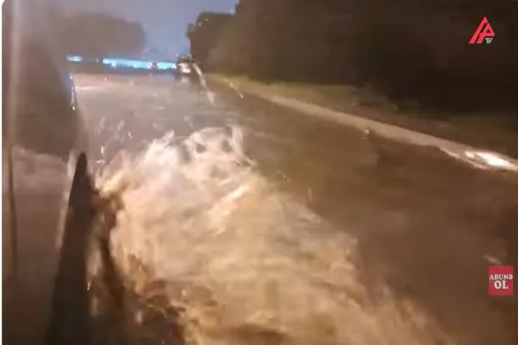 Bakı yağışdan yenə də “üzü qara” çıxdı - VİDEO