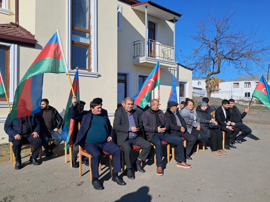 Növbəti köç karvanları Ballıca, Şuşakənd və Badara kəndlərinə çatdı, açarlar təqdim edildi - FOTOLAR