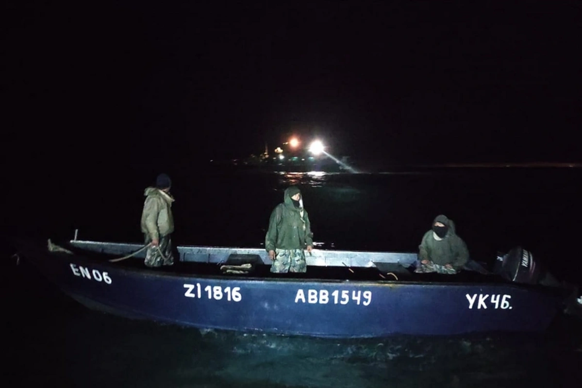 Dənizdə köməksiz qalan Azərbaycan vətəndaşları xilas ediliblər