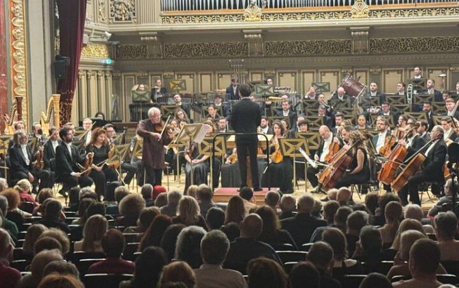 Buxarestdə dirijor Fuad İbrahimovun rəhbərliyi ilə konsert keçirilib - FOTOLAR