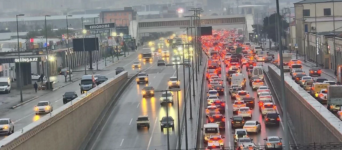 Paytaxtın bu küçələrində sıxlıq var - SİYAHI