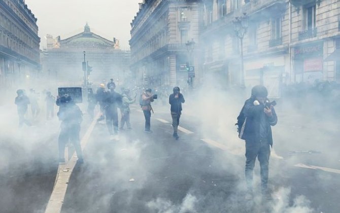 На юге Франции жандармы применили слезоточивый газ против протестующих фермеров