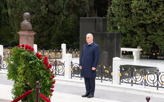 DTX-nin əməkdaşları Fəxri xiyabanda Heydər Əliyevin xatirəsini andı - FOTO/VİDEO