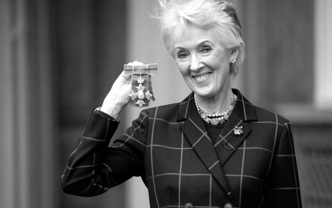 Məşhur britaniyalı yazıçı vəfat edib